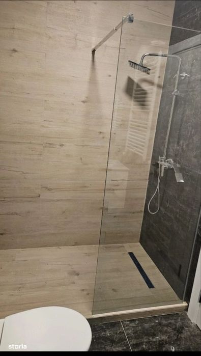 3 Camere / Nemobilat/ Sector 4 /  Parcare / Centrala Proprie