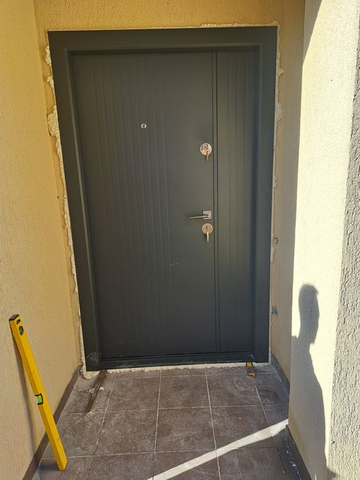 Montaj uși metalice apartament si vile usi anti foc