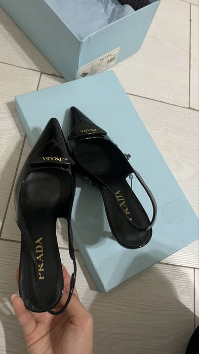 Туфли Prada с заостренным носком