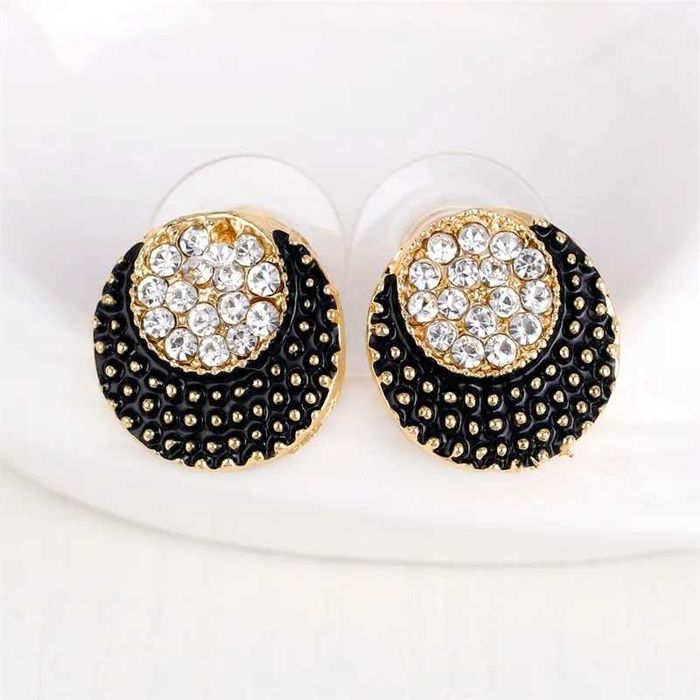 Продавам дамски комплект бижута