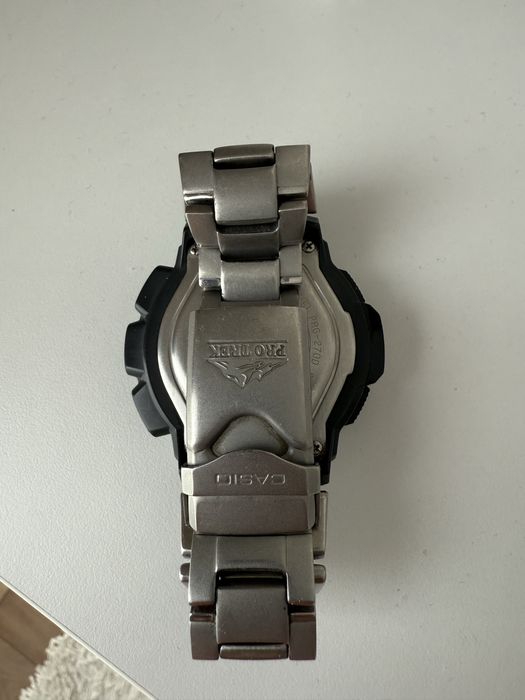 Продам часы Casio pro trek 270D