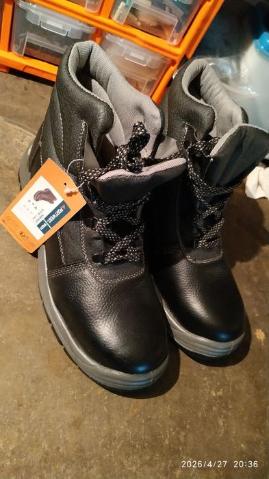 Рабочие ботинки продам