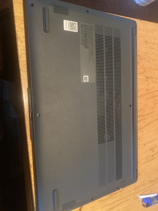 Лаптоп Леново LOQ