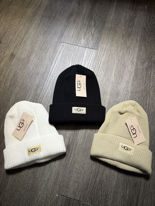 Caciula Fes Ugg noua/new unisex