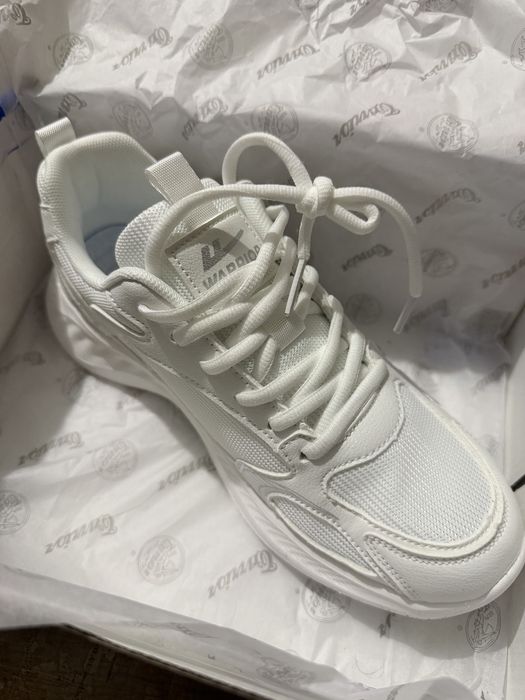 Летние кроссовки