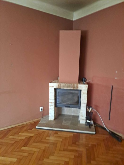 Inchiriez apartament 2 camere semidecomandate 70 mp, la casa cu 4 apartamente  si curte