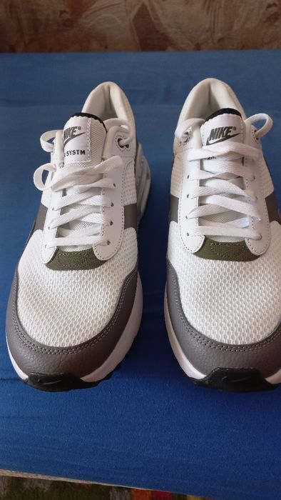 Vînd adidași NIKE AIR MAX mărimea 43