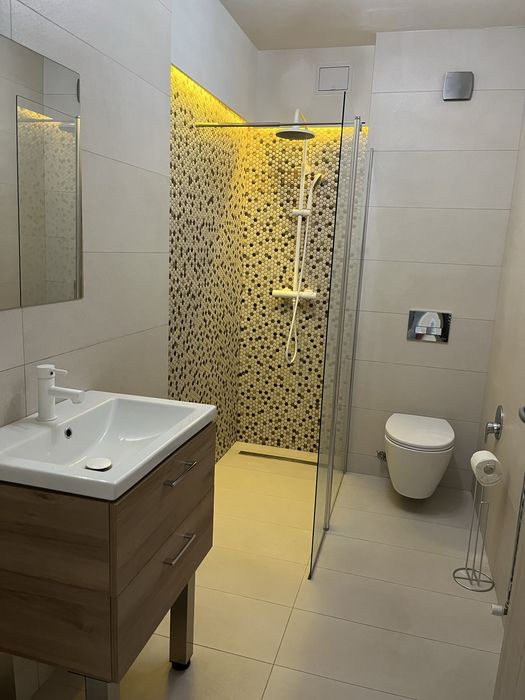 Inchiriez apartament 2 camere / bloc nou