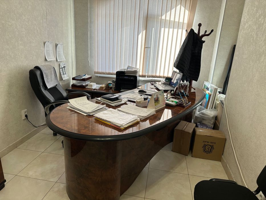 Продается офисная мебель