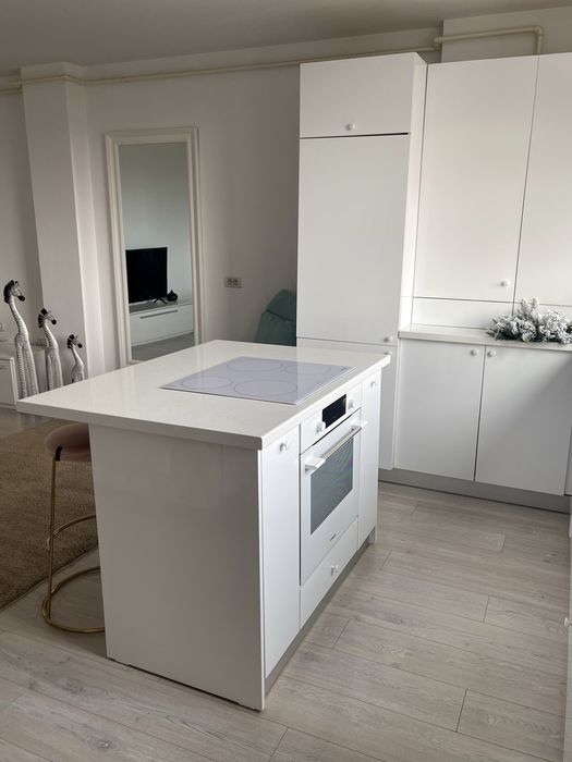 Inchiriez apartament