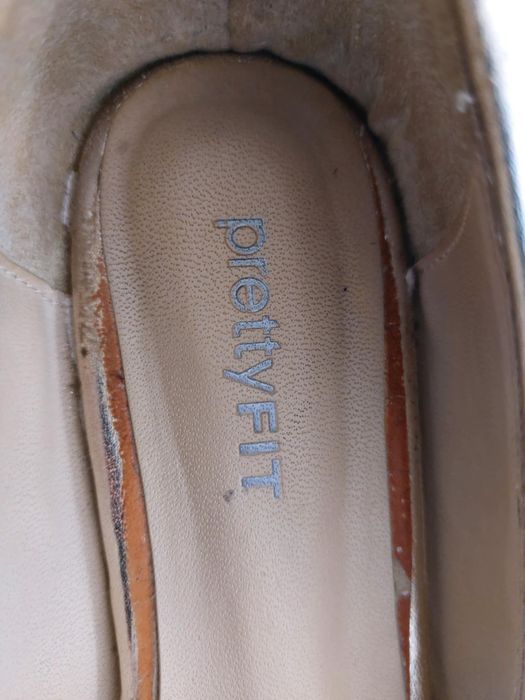 Продавам елегантни пролетни обувки