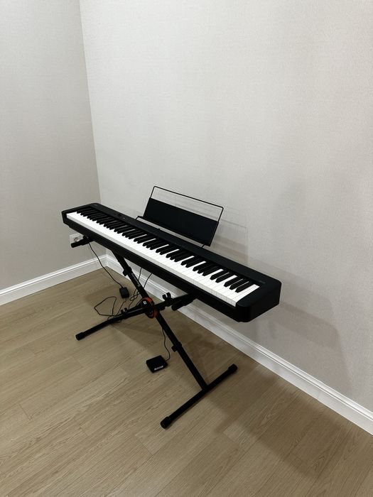 Пианино со стойкой