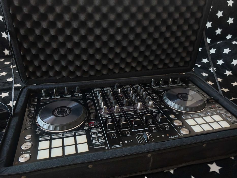 Consola Pioneer DDJ RX stare impecabila