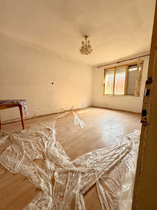 Етаж от къща с два офиса и топ локация – Център