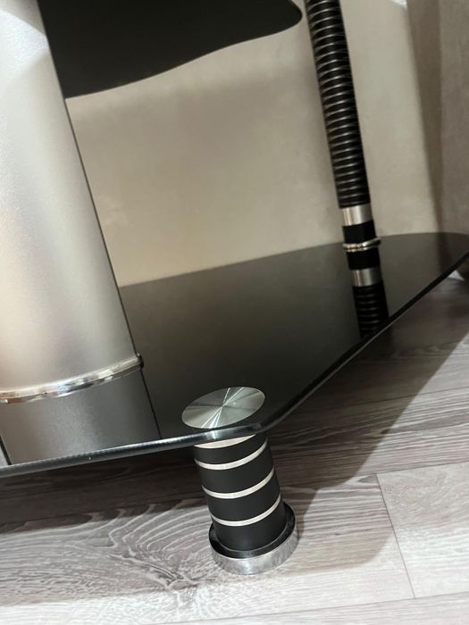 Продам стол для телевизора