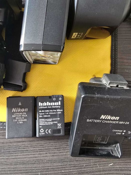 Nikon D3100 + 18–55mm VR + Metz 52 AF-1 + 2 батерии + чанта