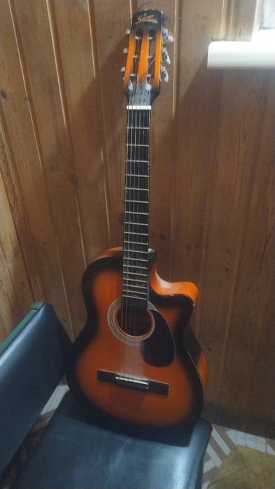 Продаётся Гитара