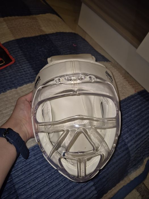 Шлем для единоборств