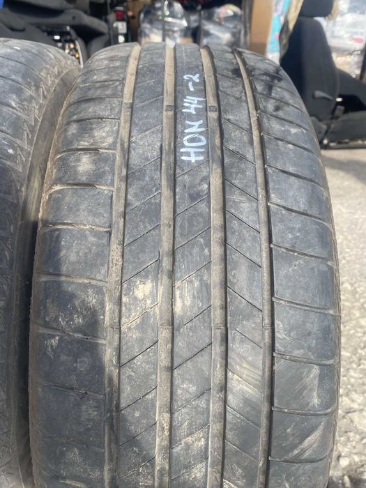 2 броя летни гуми Bridgestone 235/55 R17 Dot 2522 ном 44