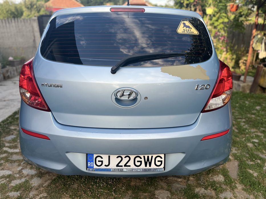 Hyundai i 20.