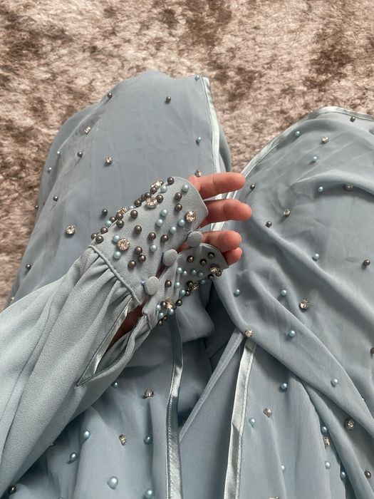 Вечерные платьее