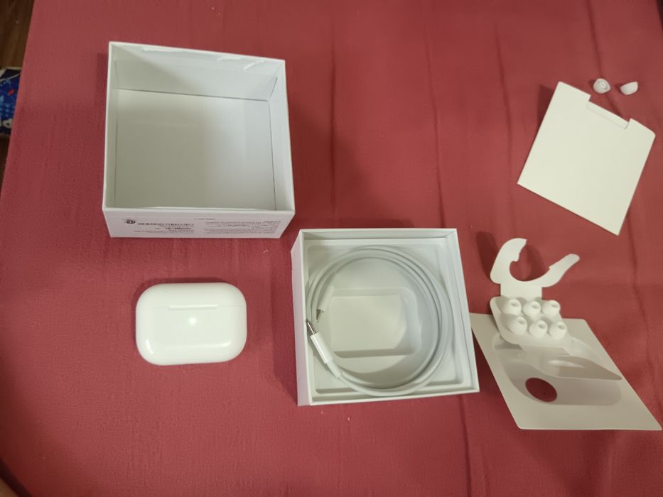 Vând căști wireless airpods 2