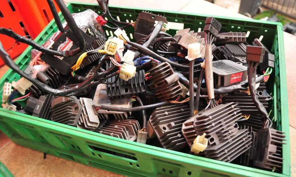 Relee incarcare/regulatoare tensiune pentru diverse moto