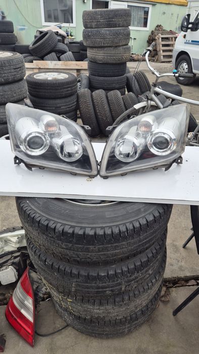 Оригинални Фарове  за Тойота Авенсис Т25 Фейс  2006- 2009г