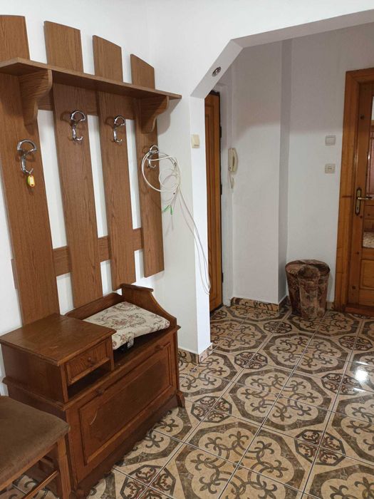 Inchiriez apartament cu doua camere