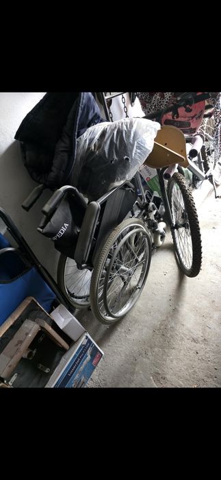 Продам инвалидную коляску