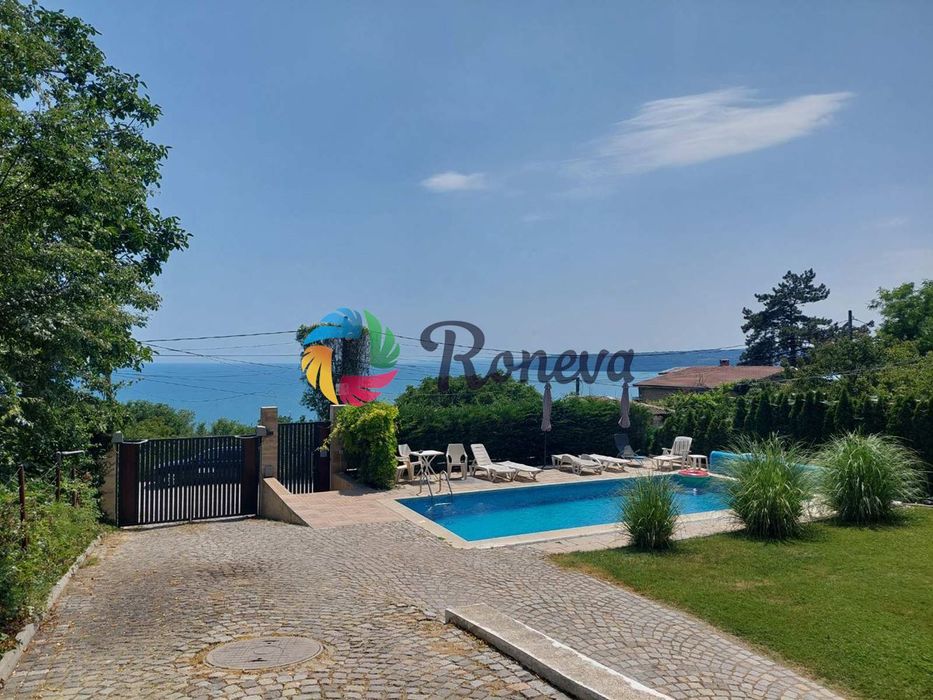 Продава се Тристаен апартамент в Варна, Бриз - 130 кв.м за 2307 €/кв.м - Снимка #1