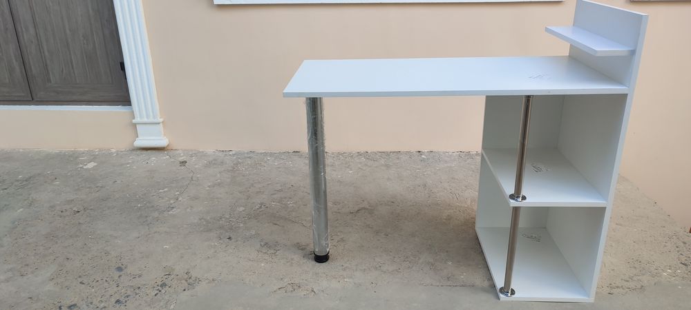 Маникюр столик 12