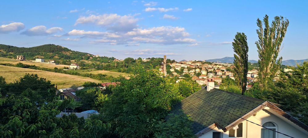 Къща  самостоятелна с двор и парко место ,Home for sale with garden