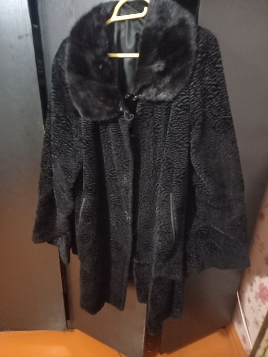 Продам шубы, кожанный плащ