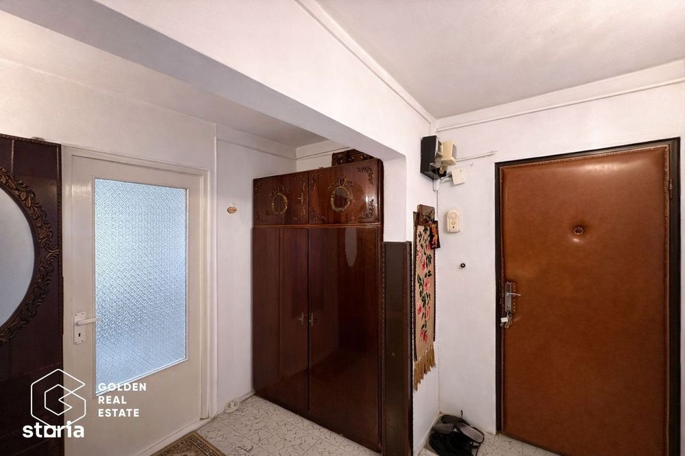 Apartament 3 camere, Malul Muresului-Praporgescu, 2 bai, balcon, etaj