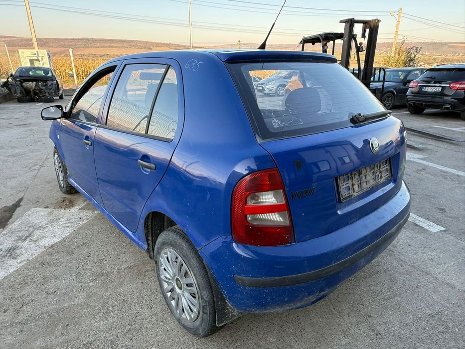 Dezmembrez / Dezmembrari / Piese / Accesorii Skoda fabia 2007 1.2 benzina BMD albastru hatchback