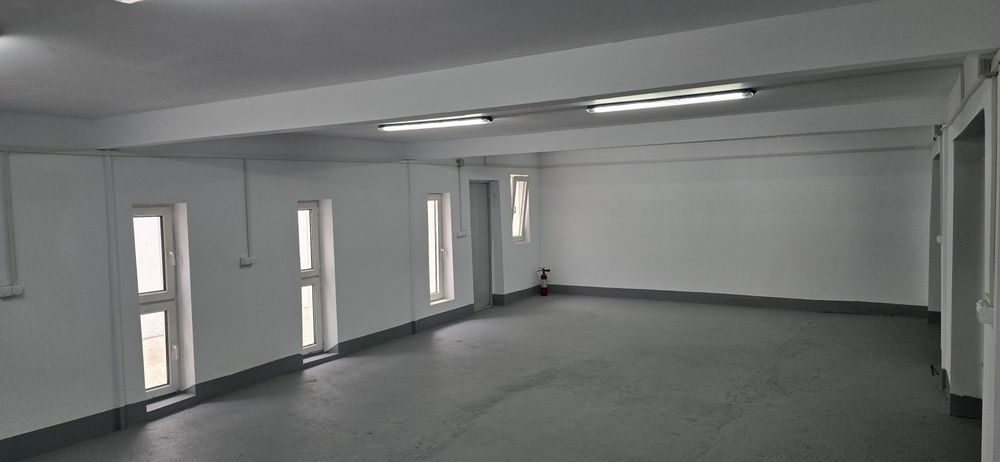 Închiriez hala zona Bucovina