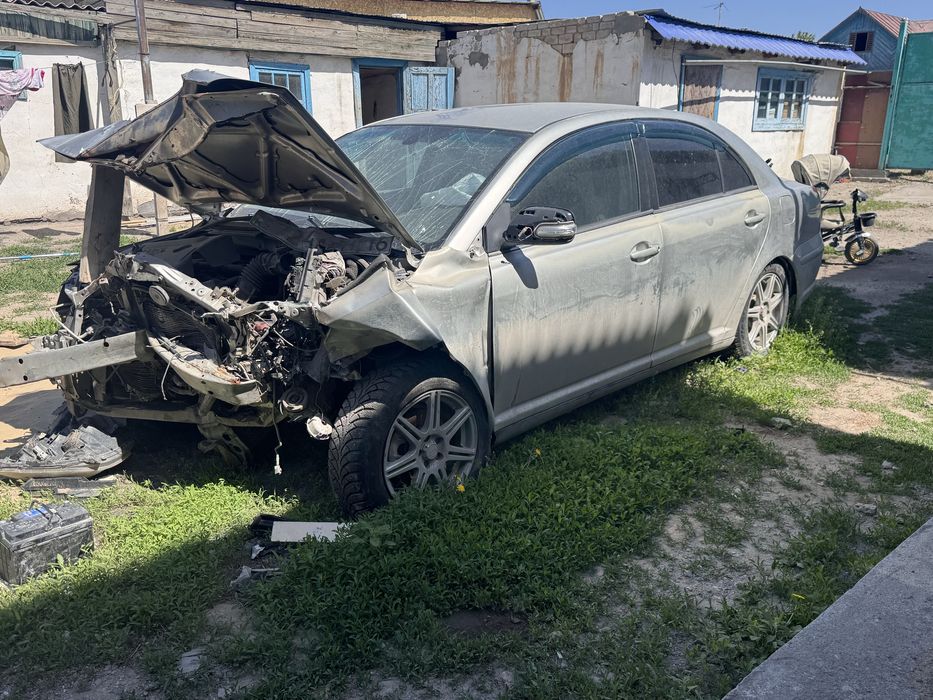 Авенсис в аварином состояний