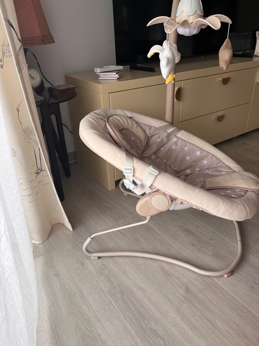 Leagăn bebeluși cu carusel muzical