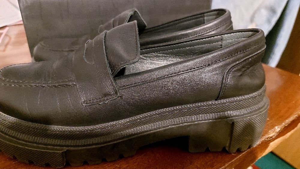 Турецки туфли сатылады.