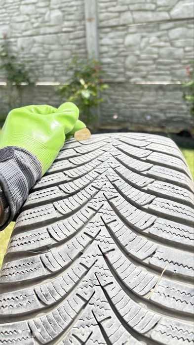 Vând 4 roți iarnă Hankook Winter i*cept RS2 + jante oțel VW