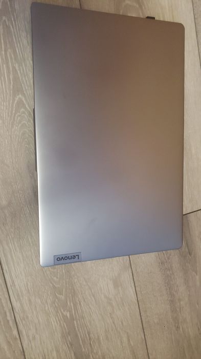 Vând  Laptop lenovo