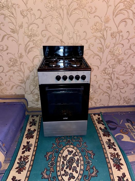Продам газовую плиту Артель