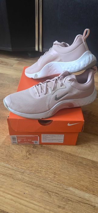 Дамски маратонки Nike