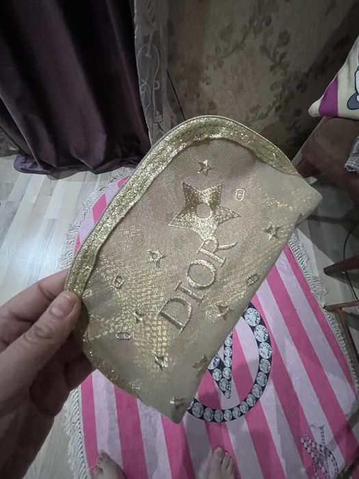 Сумки и косметички брендовые