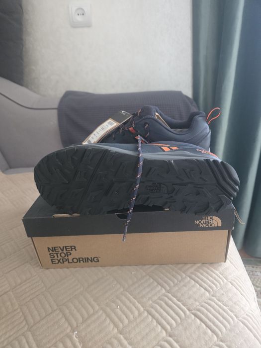 44 размер. Кроссовки the north face.