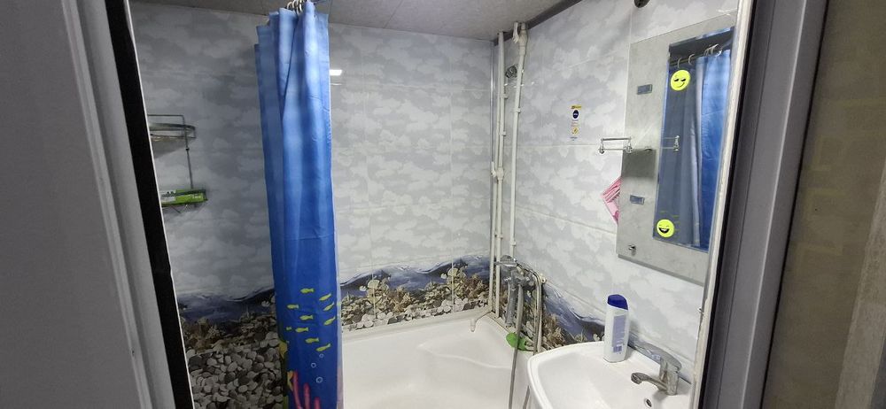 Dom sotiladi 4 etaj 4 xonali