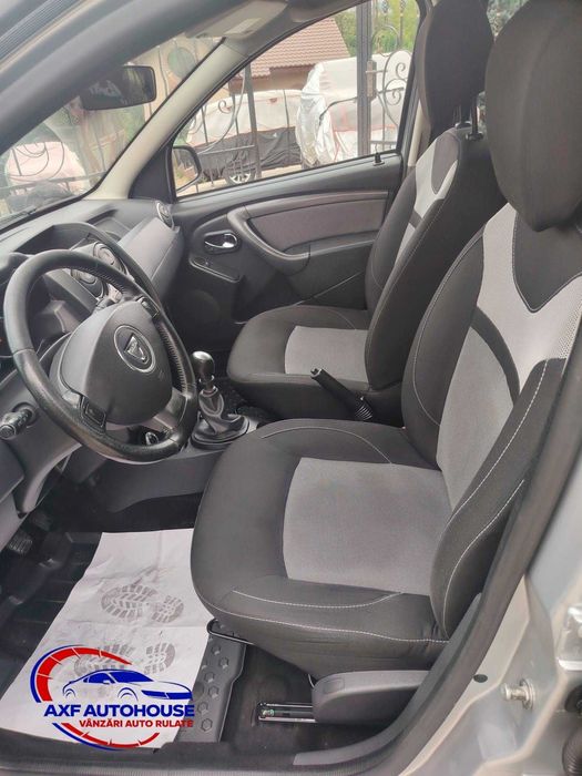 Dacia Duster BLACK SHADOW 4x4 - RAR efectuat - primul rand de NUMERE ROSII