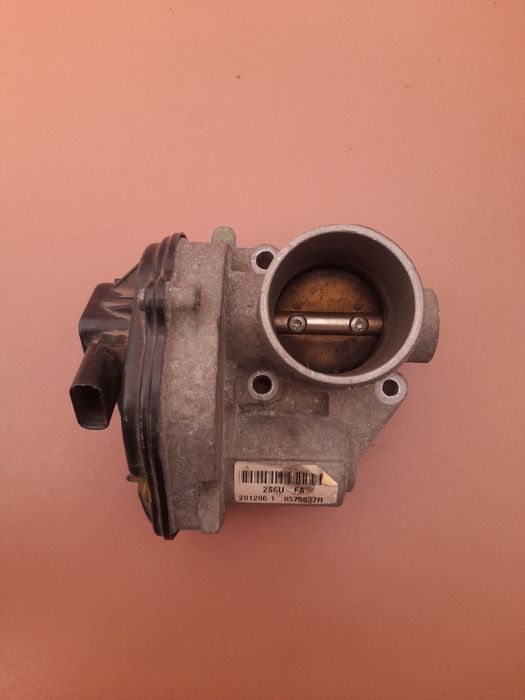 Продам дроссель на Форд фокус.