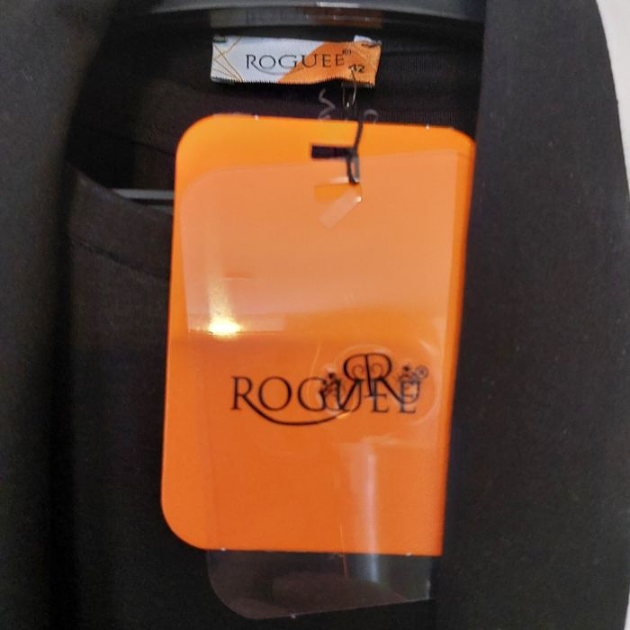 Продам костюм тройку